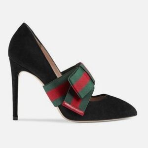 Gucci Sylvie Black Suede Heels with Red and Green Removable bow.